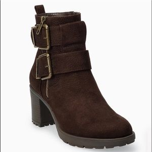 Sonoma Style: Rottweiler Color: Brown Size: 7.5 Worn About 2-3 Times